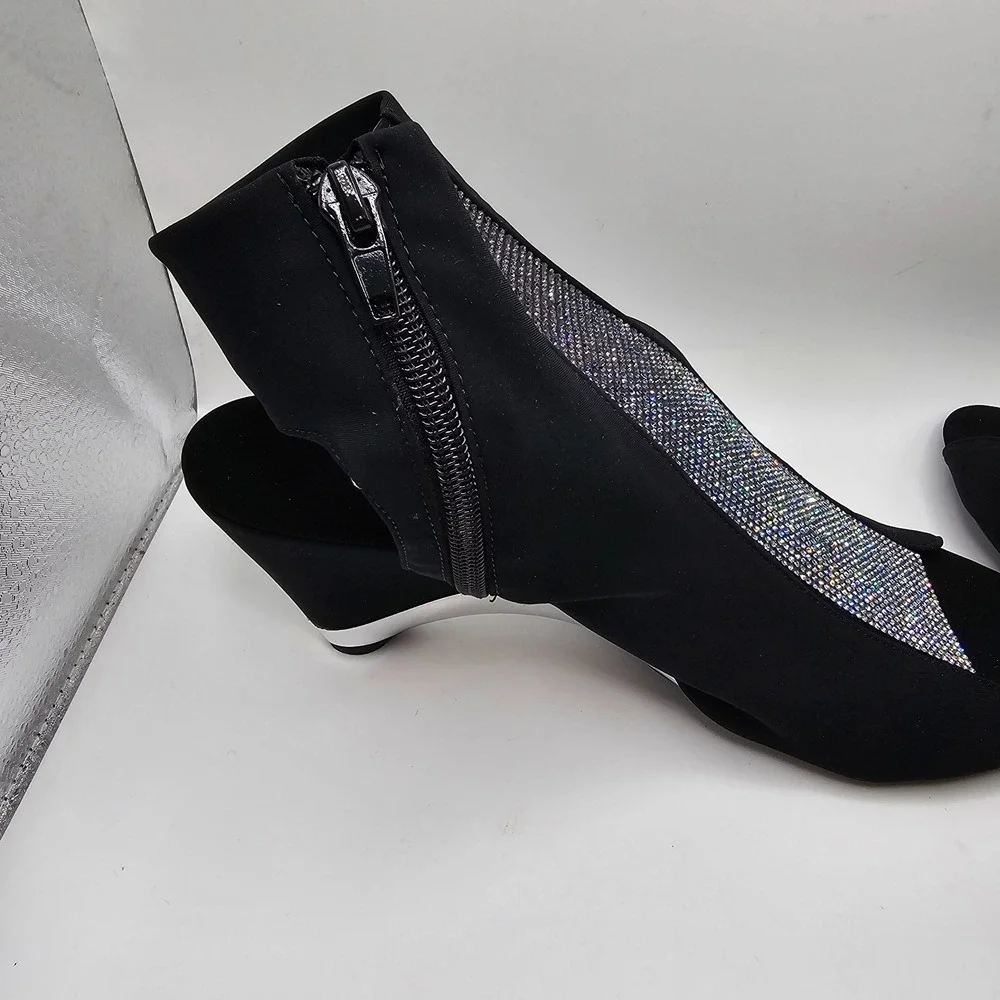 NIB Onex Women's Gabriella Heels Black/Silver Size 9 Onex recommends sizing up
